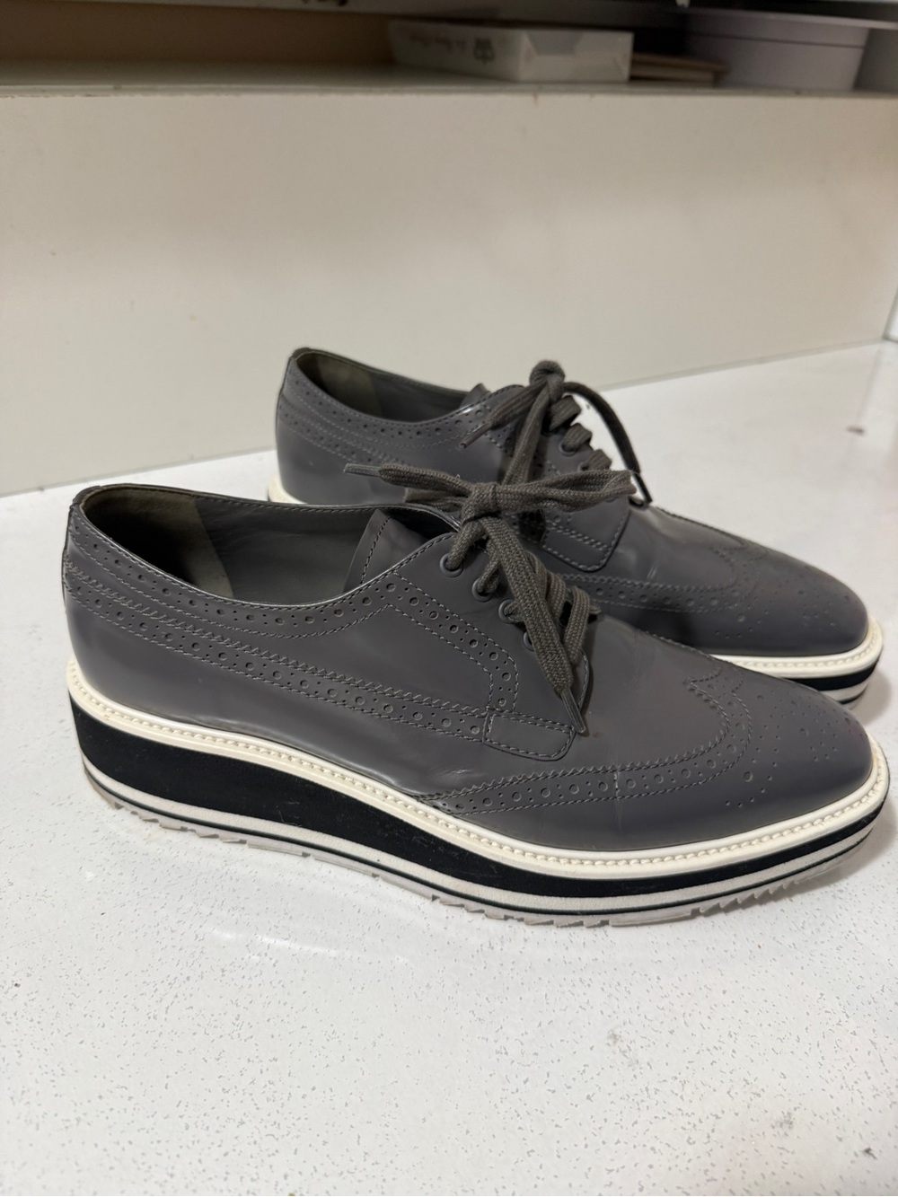 Prada Wingtip Brogue Oxford Platform
Black Patent Leather Shoes Size 401/2 - Picture 4 of 13